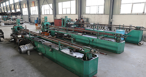 波紋<a href=http://m.zuezu.cn target=_blank class=infotextkey>補償器</a>生產(chǎn)現(xiàn)場